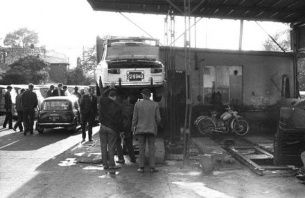 Marek Varisella i Jerzy Miniewski – Renault 8 Gordini.
